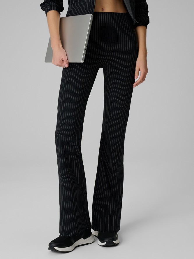4F Legginsy w paski z rozszerzanymi nogawkami damskie - czarne XS