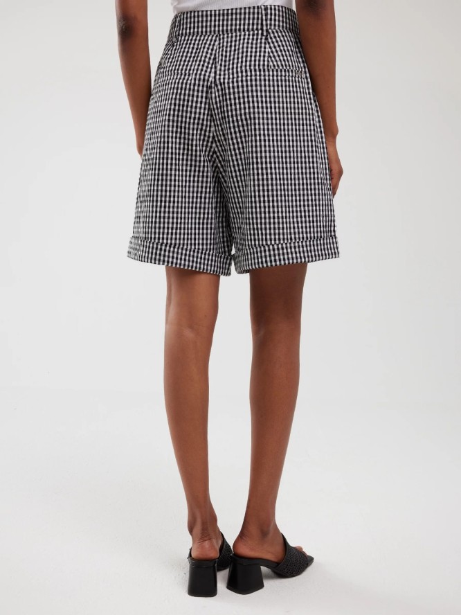 Szorty damskie z wysokim stanem w drobną kratę biało-czarne Pollini 906