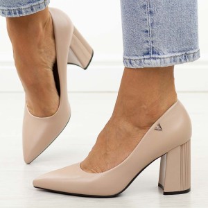 Beżowe czółenka damskie na słupku Vinceza 62220