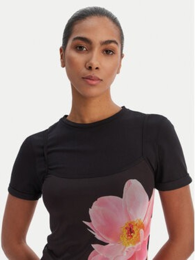 Desigual Sukienka dzianinowa 26SWVK20 Czarny Slim Fit