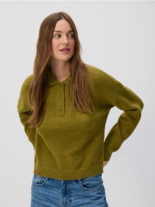Sweter z kołnierzykiem - oliwkowy