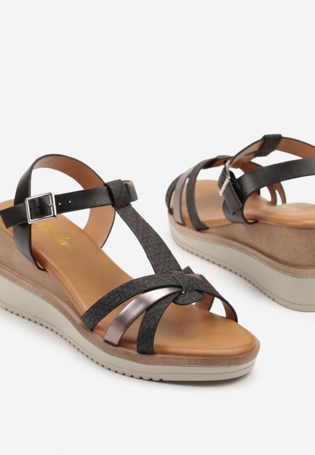 Czarne Sandały na Koturnie z Ozdobnymi Paseczkami Vikalla