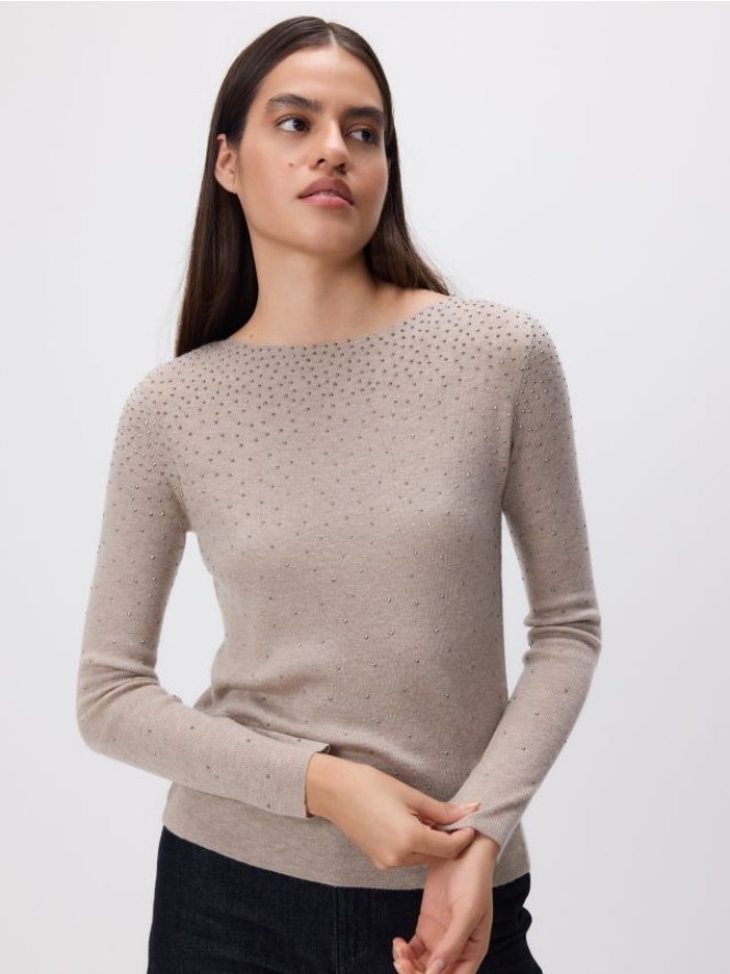 Sweter z błyszczącą aplikacją - brązowy