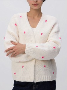 Kardigan w serca - kremowy