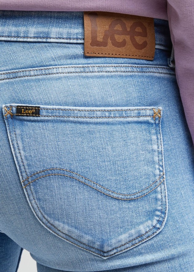 LEE SCARLETT DAMSKIE SPODNIE JEANSOWE RUSHING IN LIGHT L526GUB43 112330600