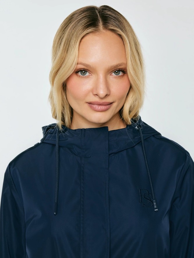Kurtka damska przeciwdeszczowa z regulacją w talii z kapturem granatowa Lisa 403