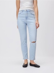 Jeansy mom fit z rozcięciem - niebieski