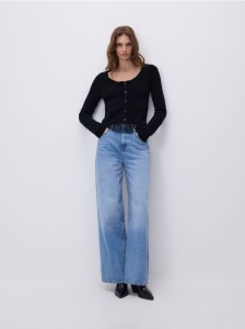 Sweter z koronką - czarny