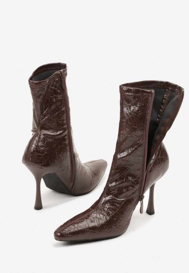 Brązowe Eleganckie Botki Vices na Szpilce z Tłoczoną Cholewką do Kostki Tedvire