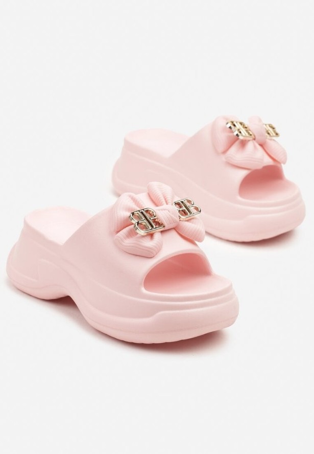 Różowe Klapki na Platformie z Kokardką i Metalicznymi Aplikacjami Telanis