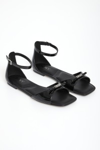 Sandały damskie lakierowane DKNY