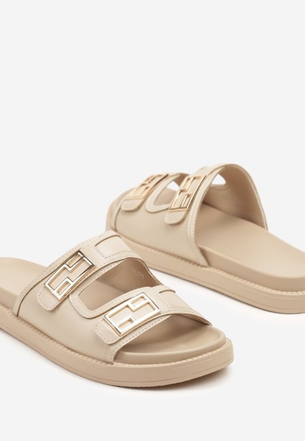 Beżowe Klapki z Geometryczną Metaliczną Ozdobą Helriz