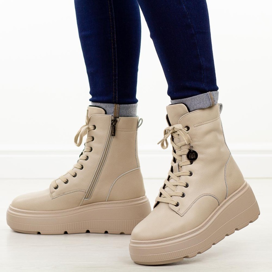 Beżowe skórzane botki damskie na platformie Cambell 19350