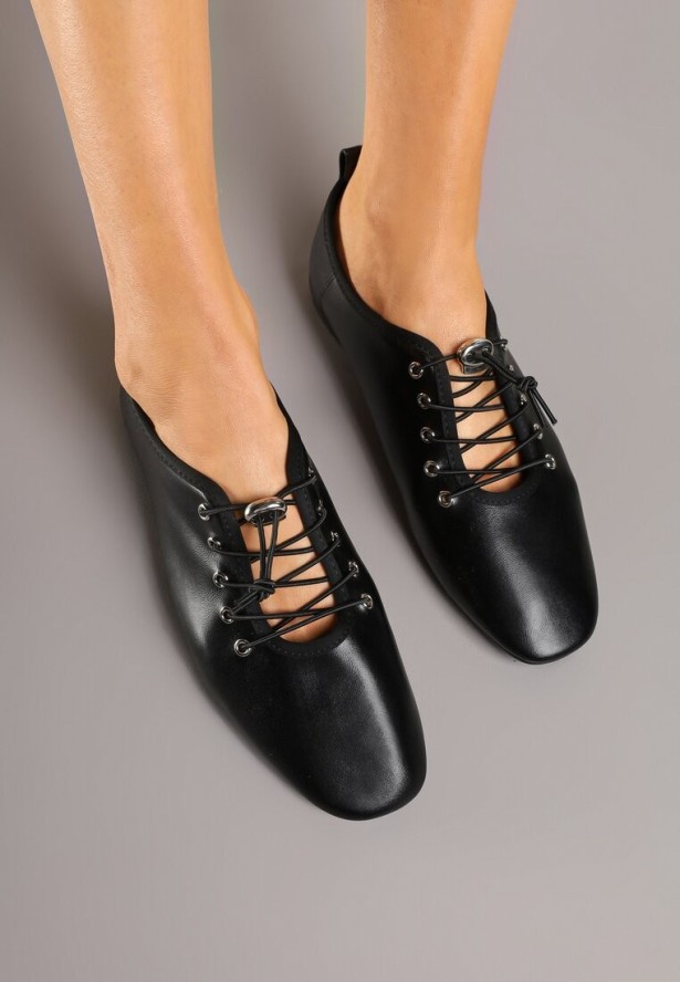 Czarne Półbuty ze Sznurowaniem ze Stoperem Julirine