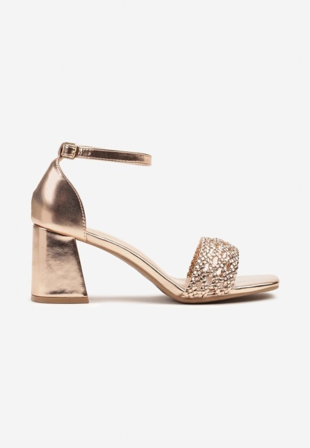 Szampańskie Sandały na Słupku Ozdobione Ażurowym Paskiem Deovia