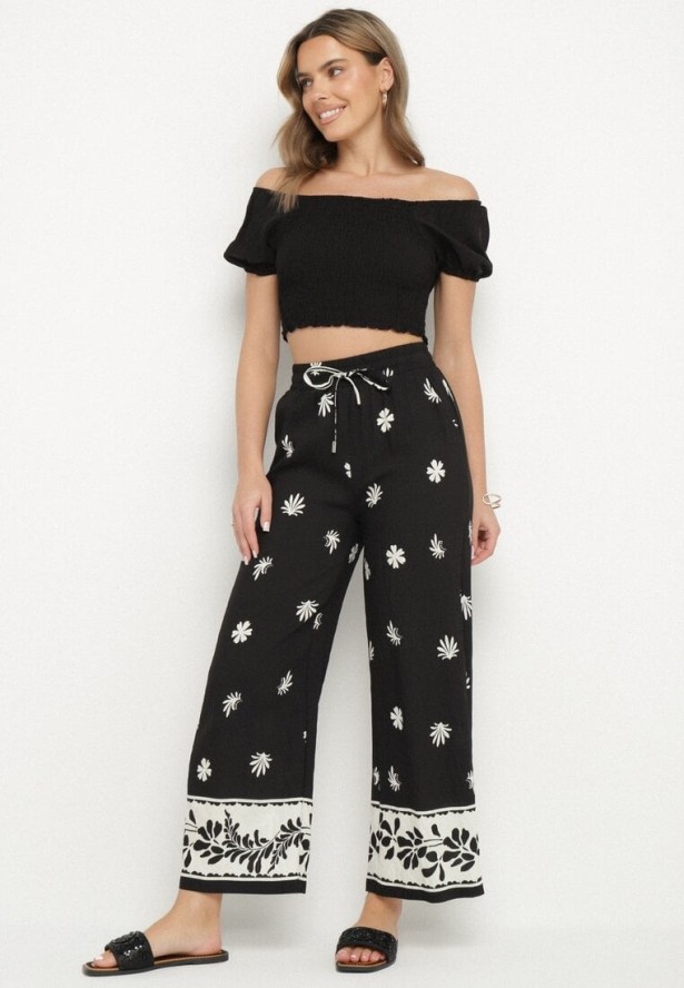 Czarne Szerokie Spodnie z Wiskozy w Kwiatowy Wzór z Gumką w Pasie Nimiova