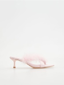 Mule z piórami - pastelowy róż