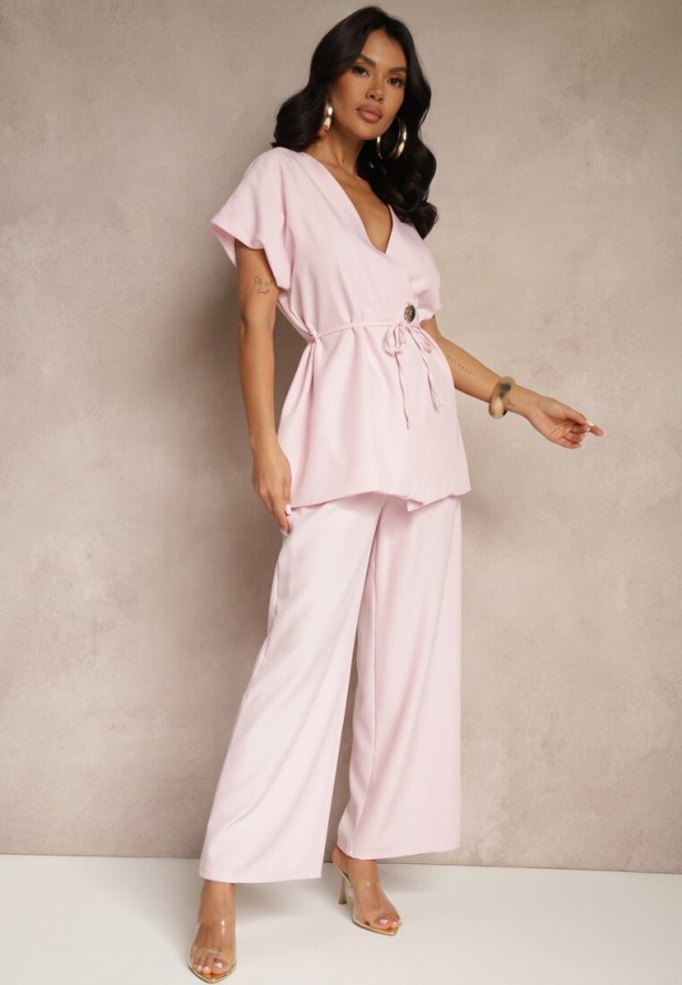 Różowy Komplet Garniturowy Szerokie Spodnie i Marynarka z Paskiem Solsedi