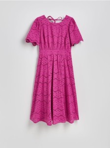 Ażurowa sukienka midi z wiązaniem - fuksja