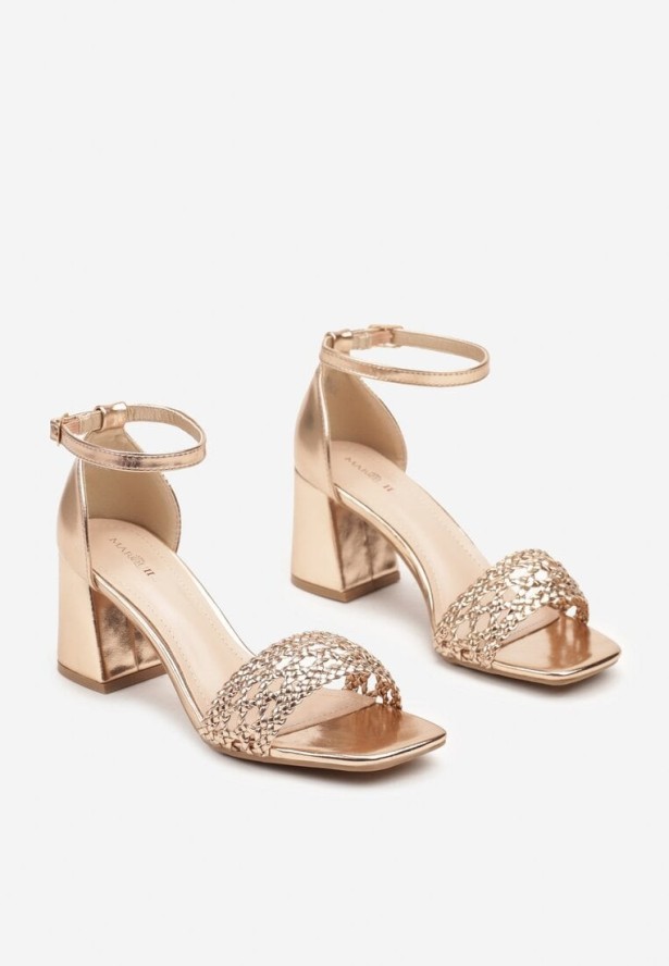 Szampańskie Sandały na Słupku Ozdobione Ażurowym Paskiem Deovia