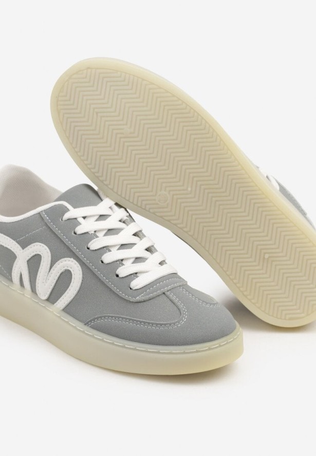 Niebieskie Sneakersy Kultowe Tenisówki Zdobione Abstrakcyjną Aplikacją Fendiva