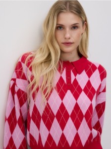 Wzorzysty sweter z kołnierzykiem - wielobarwny