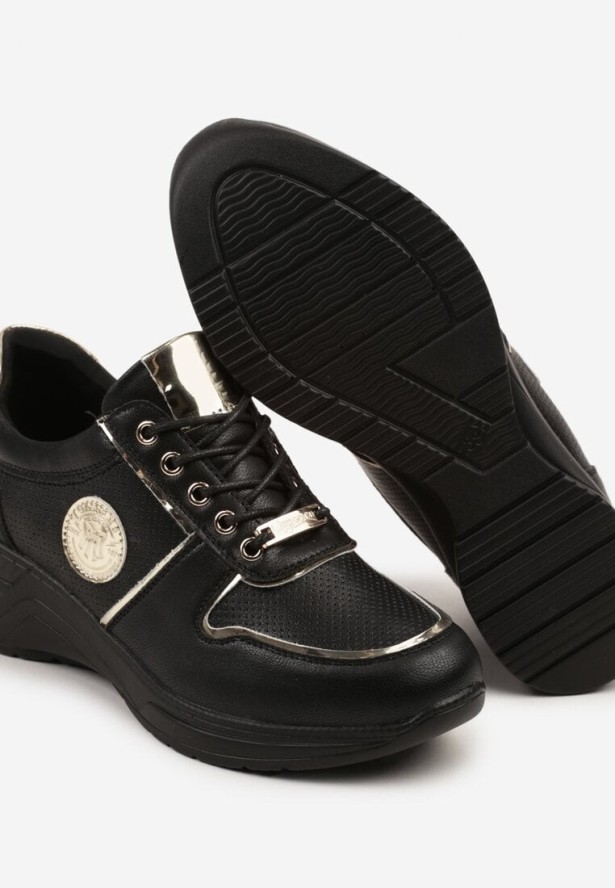 Czarne Sneakersy z Metalicznymi Ozdobami Yaslevi
