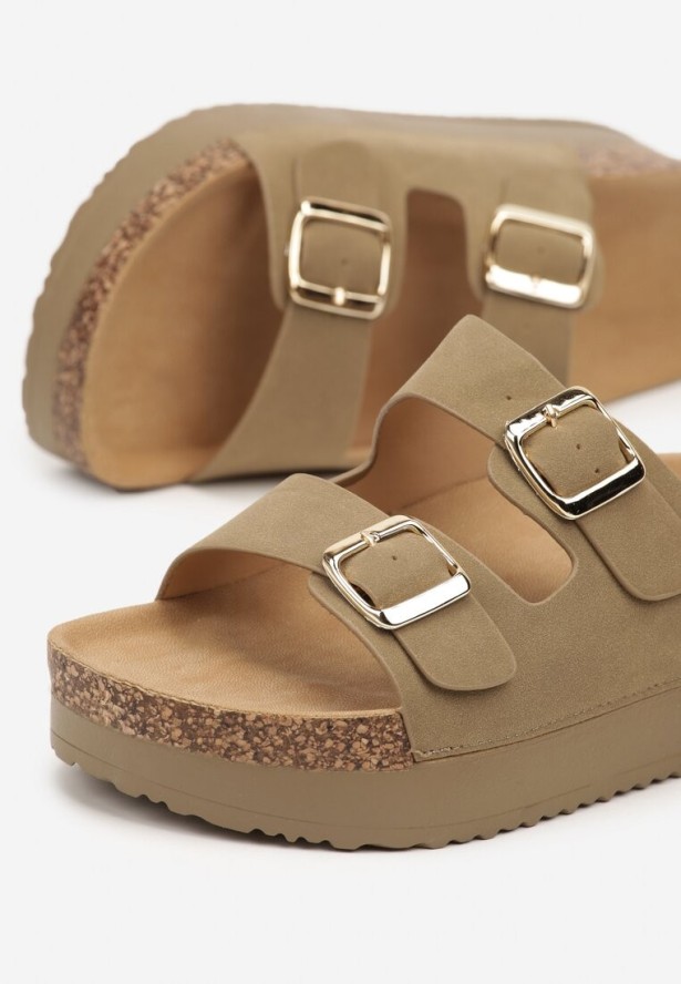 Ciemnobeżowe Klapki na Platformie z Ozdobnymi Klamrami Dolerria