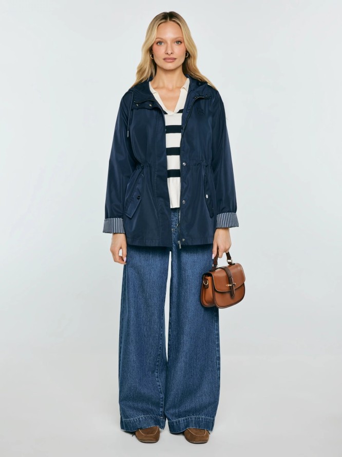 Kurtka damska przeciwdeszczowa z regulacją w talii z kapturem granatowa Lisa 403