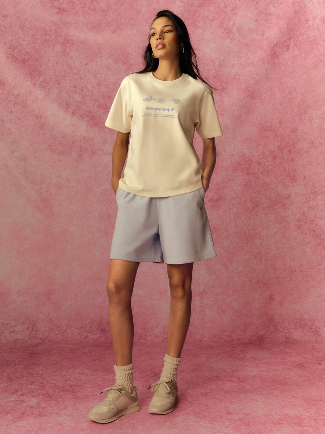 4F T-shirt loose z nadrukiem damski - kremowy S