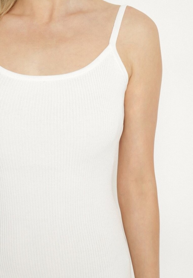 Biała Prążkowana Sukienka Koktajlowa Ozdobiona Koronką Sonalitea