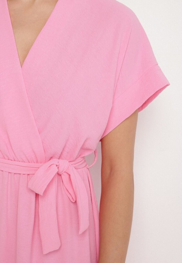 Różowa Sukienka o Rozkloszowanym Kroju z Wiązanym Paskiem Sepelina