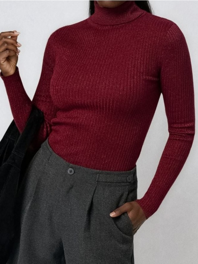 Prążkowany sweter - różowy