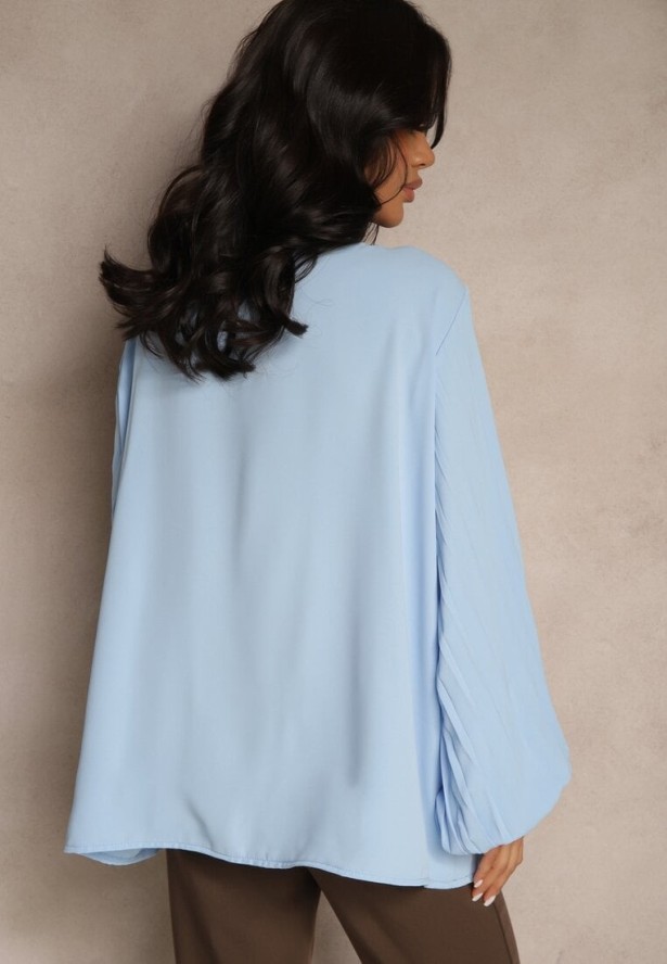 Jasnoniebieska Bluzka Ozdobiona Wiązaniem i Plisowanymi Rękawami Jenowena