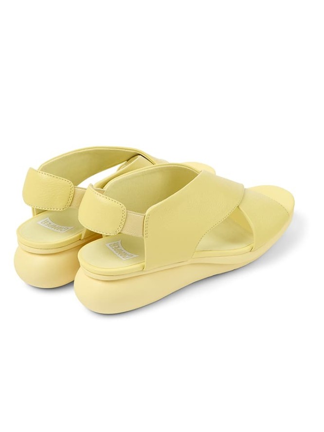 Camper Skórzane sandały w kolorze żółtym na koturnie rozmiar: 37