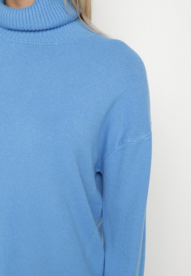 Niebieski Golf z Domieszką Kaszmiru Ozdobiony Przeszyciami Avonella