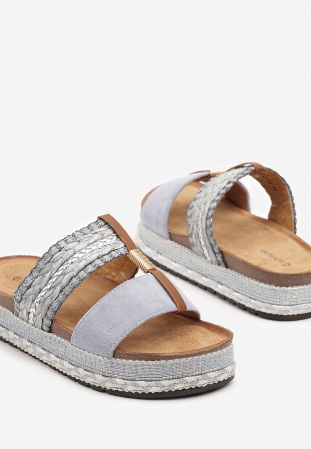 Niebieskie Klapki z Plecionki na Niskiej Platformie Korbia