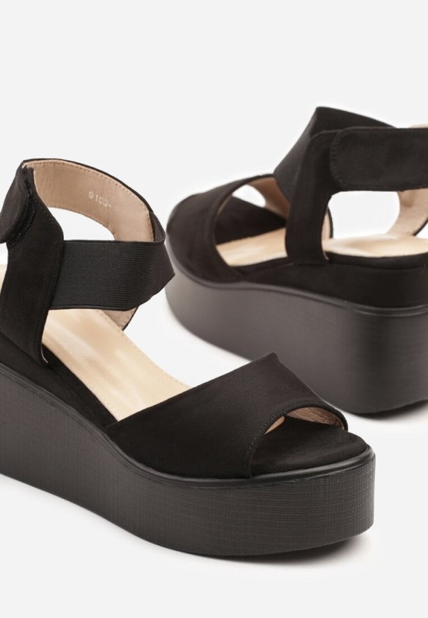 Czarne Sandały na Platformie i Koturnie Wioreta