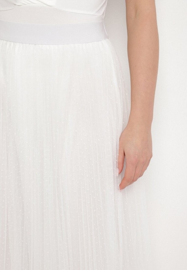 Biała Tiulowa Spódnica w Kropki o Rozkloszowanym Kroju Folirea