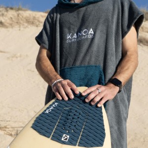 Szaro-niebieskie ponczo surfingowe z kapturem