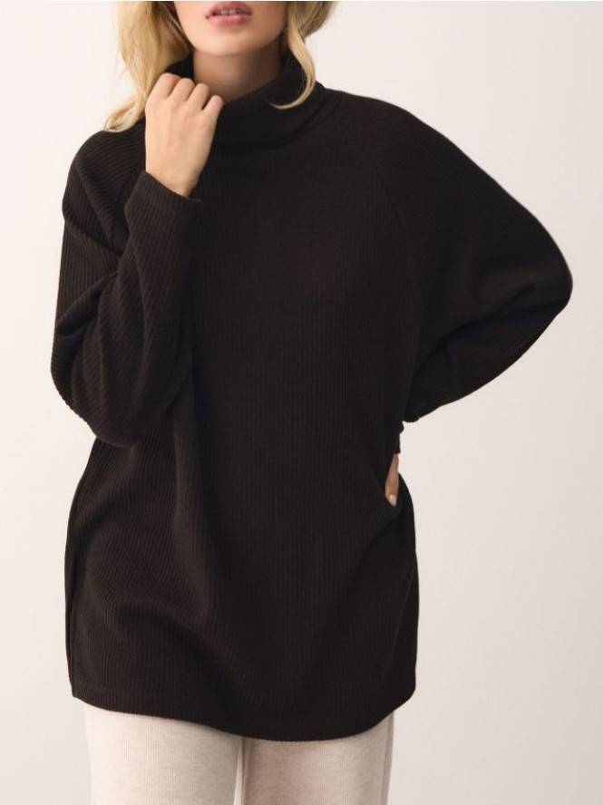 Długa bluza z golfem - ciemnobrązowy