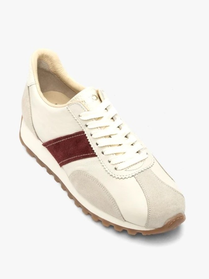 Kremowe buty sportowe z bordowym paskiem