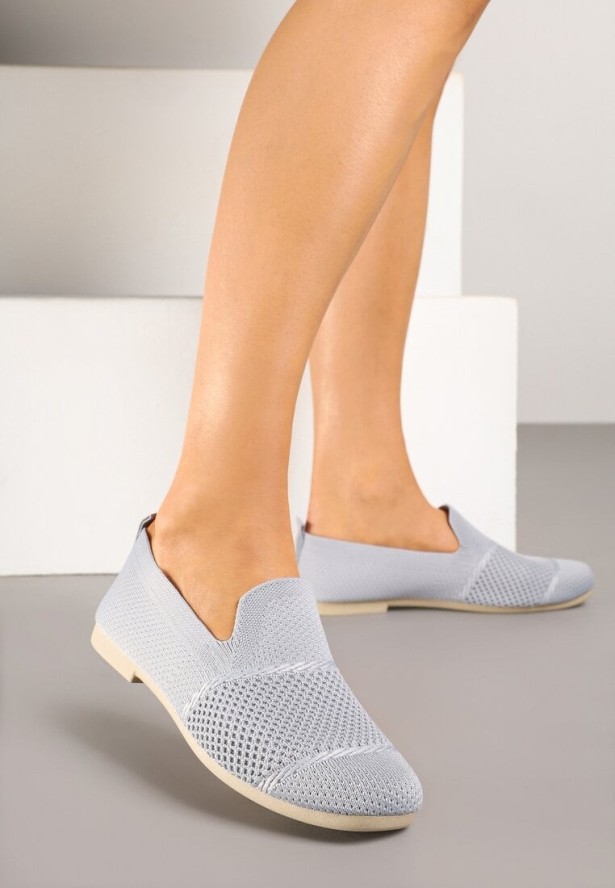 Szare Mokasyny z Elastyczną Cholewką Zdobione Perforacją Itelliria