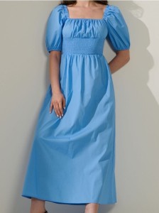 Bawełniana sukienka midi z bufiastymi rękawami - błękitny