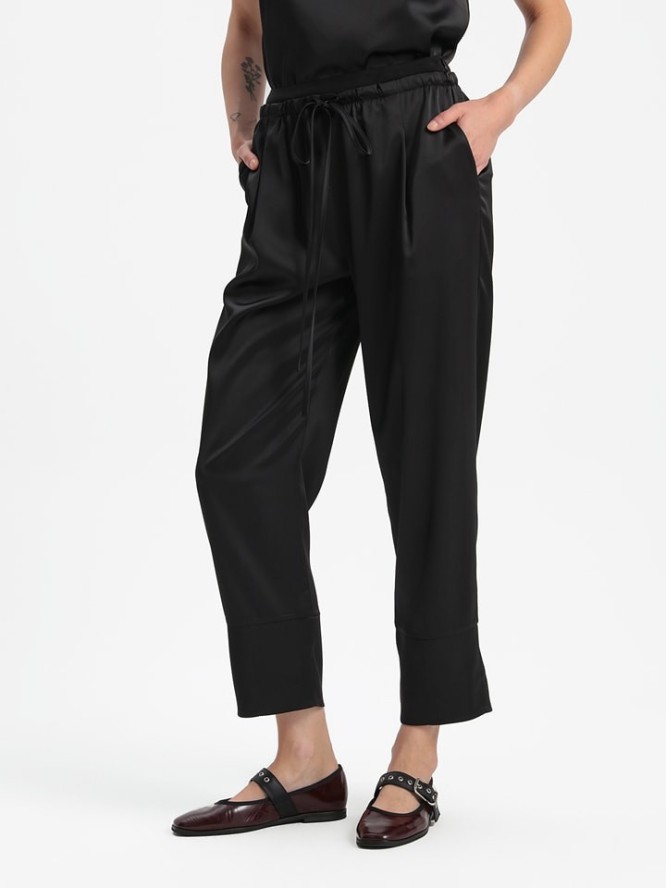 BGN Spodnie w kolorze czarnym rozmiar: 40