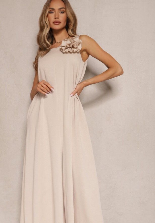 Beżowy Kombinezon z Wiskozą Ozdobiona Kwiatem Broszką 3D Solio