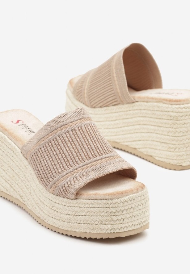 Ciemnobeżowe Klapki na Platformie i Koturnie Ozdobione Plecionym Sznurkiem Nurina