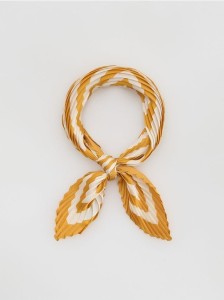 Plisowana apaszka w paski - żółty