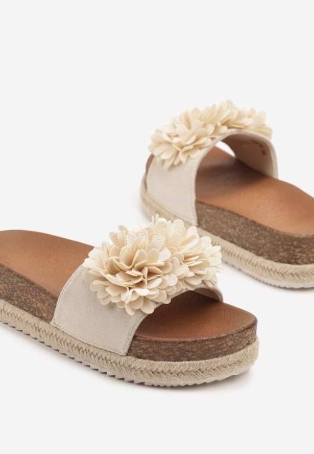 Beżowe Klapki Zdobione Kwiatową Aplikacją Felinelia