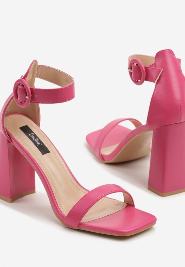 Fuksjowe Sandały na Słupku z Okrągłą Sprzączką przy Kostce Sornelle